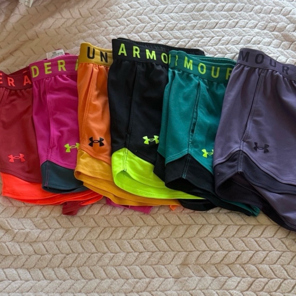 UNDER ARMOUR SET OF 6 PAIRS OF COLORFUL SHORTS WOMEN L